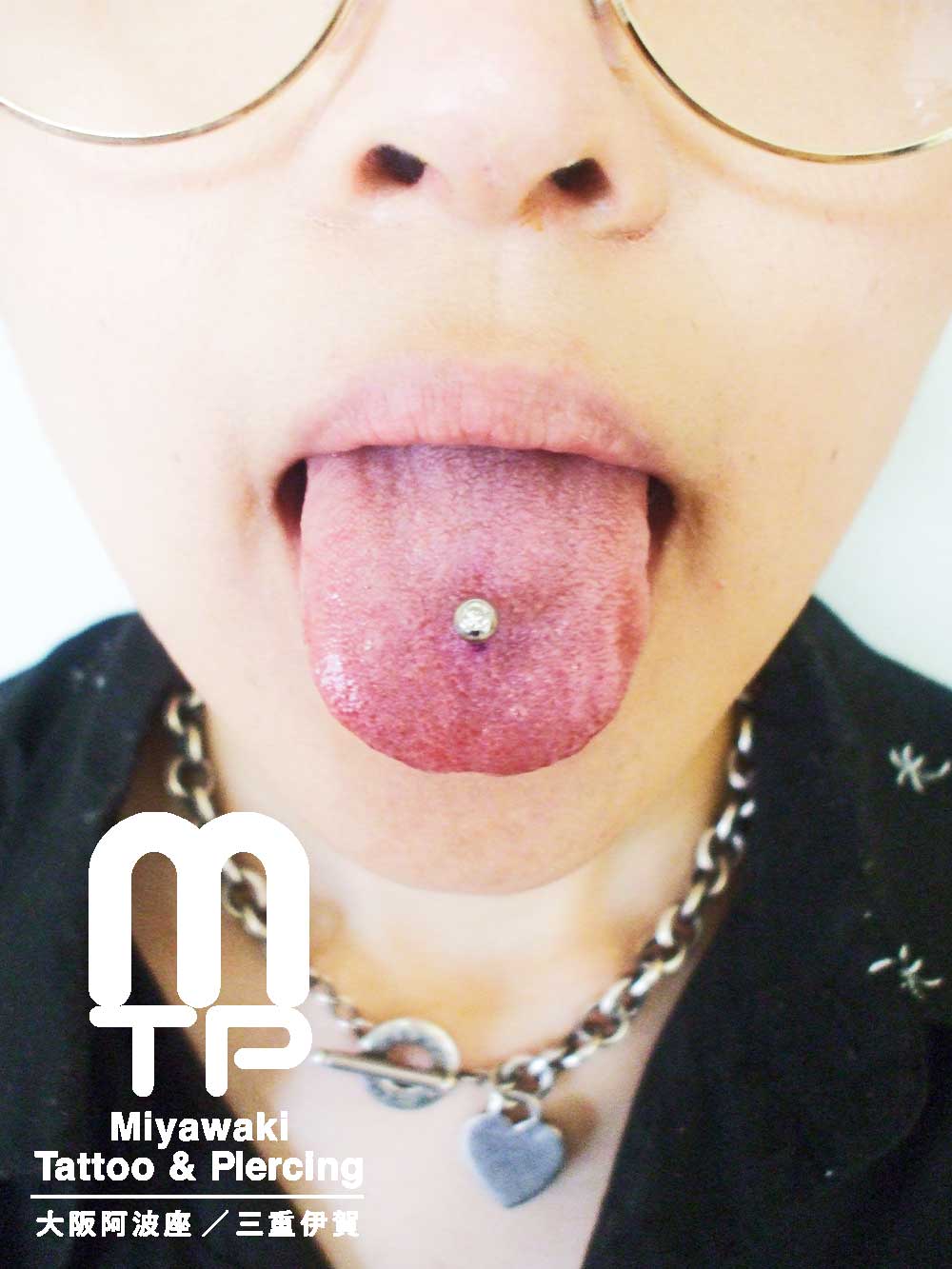 ピアスの部位及び名称：センタータンピアッシンッグ