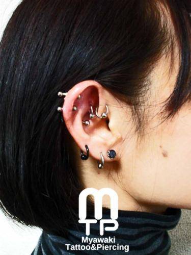 ピアスの部位及び名称：ヘリックス（アンテナ）、ロック、アッパーダイス、インナーコンク、イヤーロブ