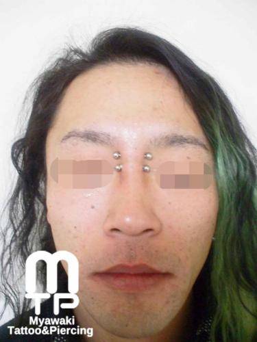 ピアスの部位及び名称：ブリッジ2連